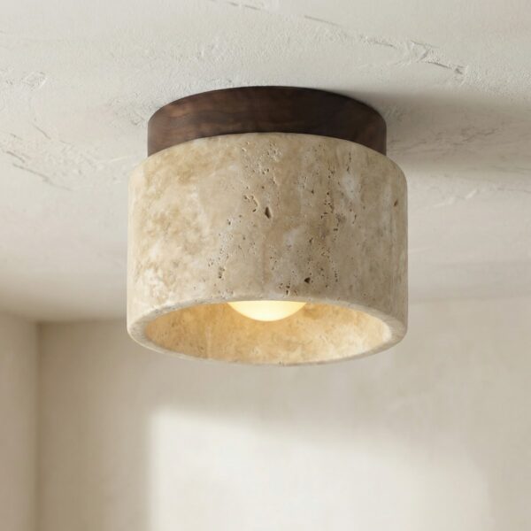 Plafonnier en pierre beige avec base bois foncé, lumière douce intégrée, style naturel moderne, parfait salon épuré ambiance chaleureuse.