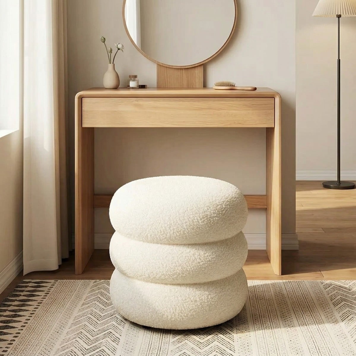 Pouf Japandi bouclette beige style minimaliste, décoration d'intérieur style japandi