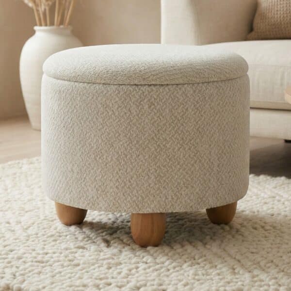Notre pouf japandi 2 en 1 assise et rangement beige en lin avec pieds en pin, forme carrée, couvercle réversible plateau bois, coffre intégré pour salon minimaliste élégant.