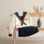 Uniforme japonais fille ton neutre — style japandi