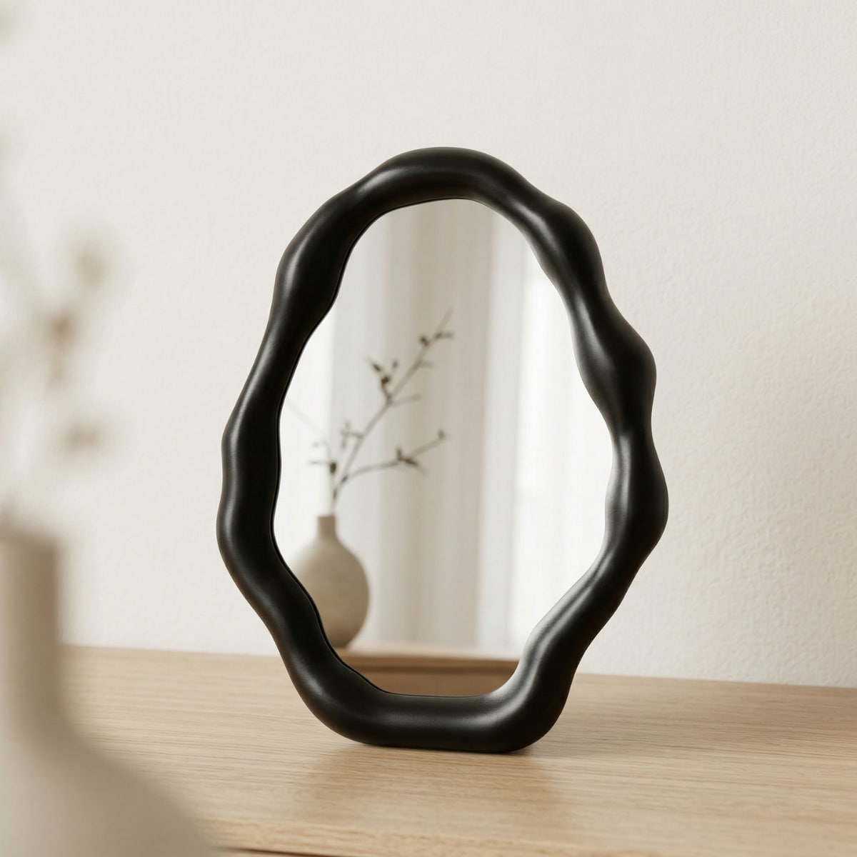 Petit miroir japandi wabi-sabi forme organique — style japandi