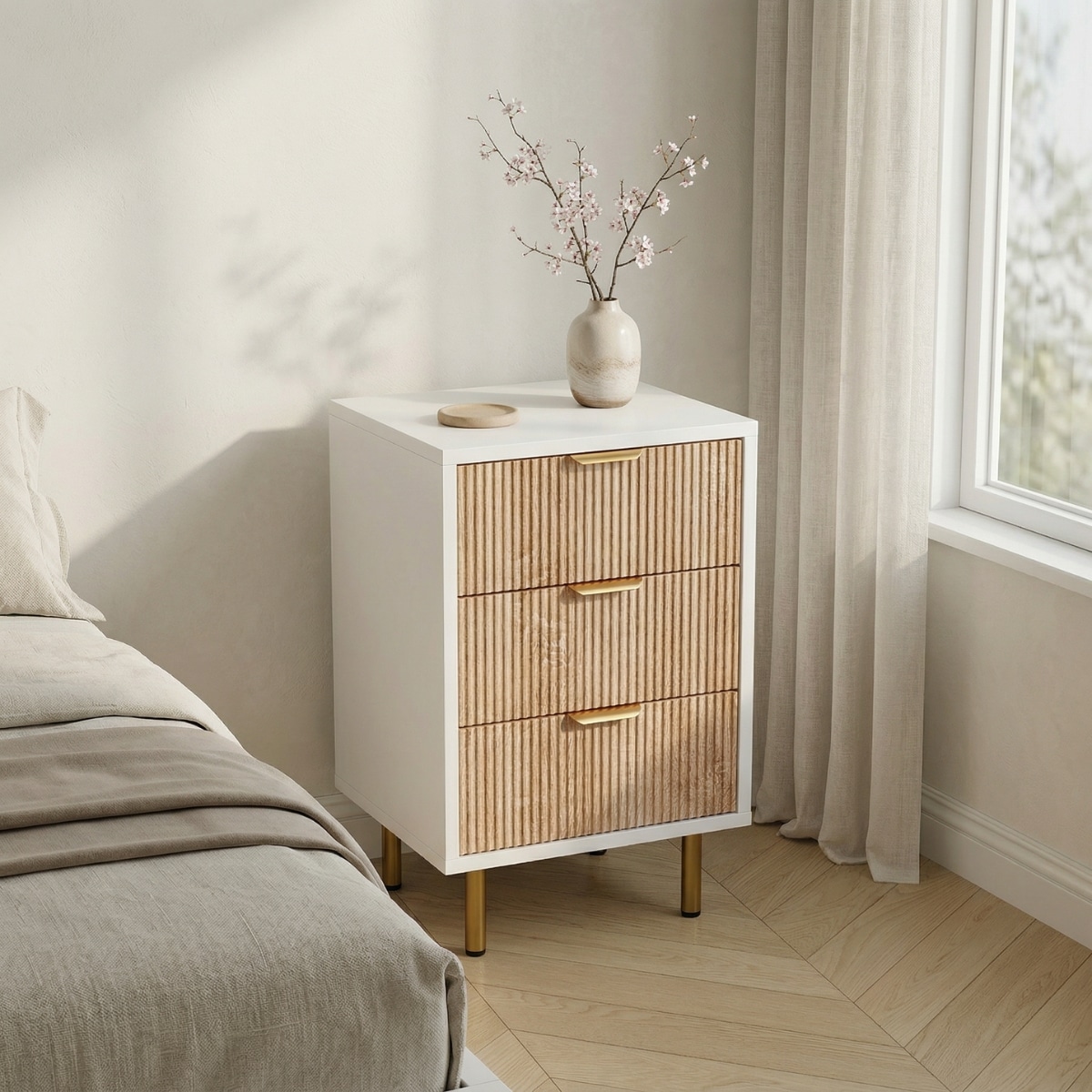 Lot de 2 tables de chevet japandi cannelées en bois brut et blanc — style japandi