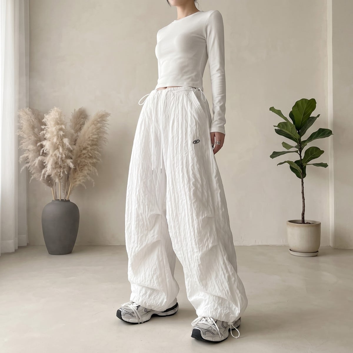 Pantalon parachute Y2K minimaliste blanc — style japandi