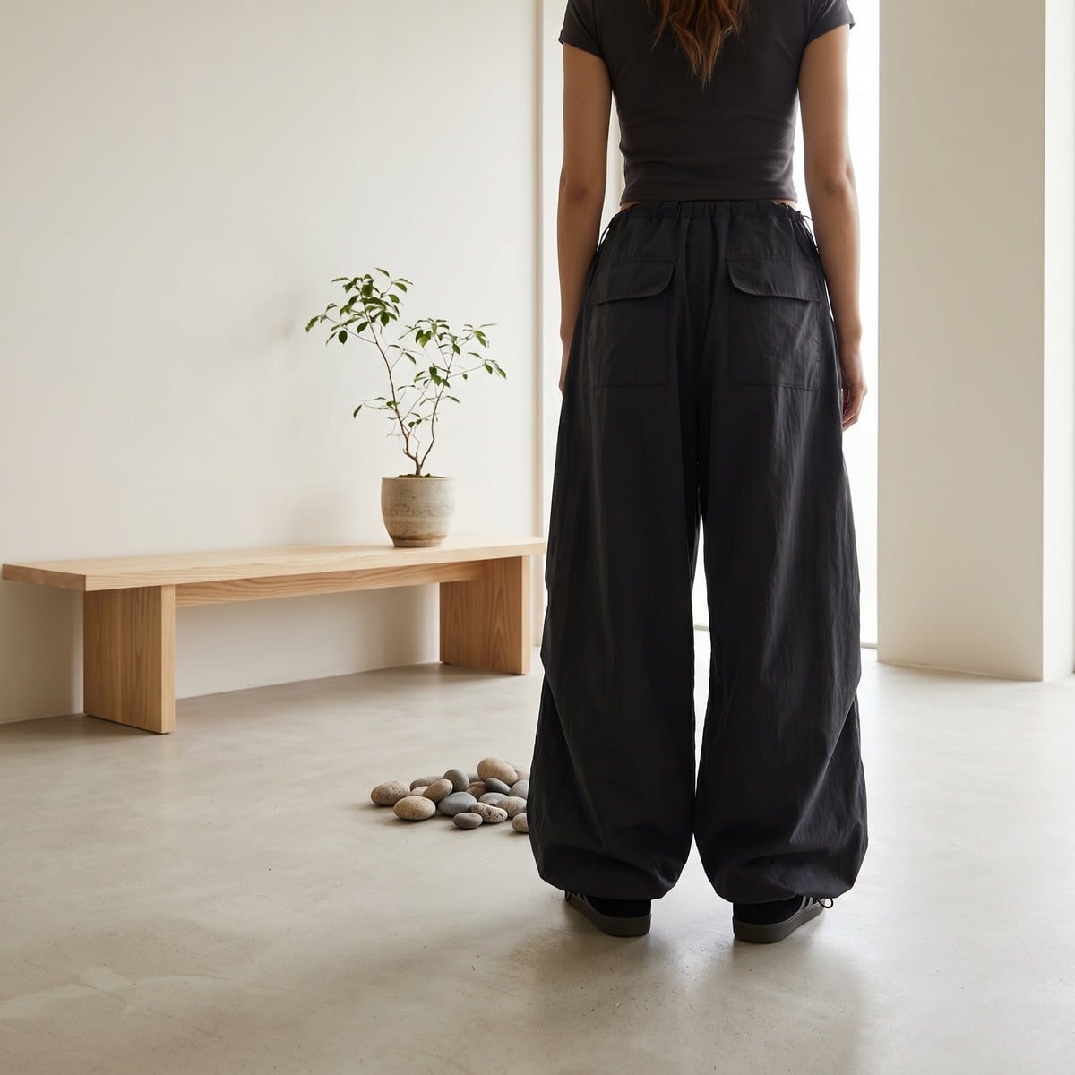 Pantalon parachute femme cordon ajustable — style japandi