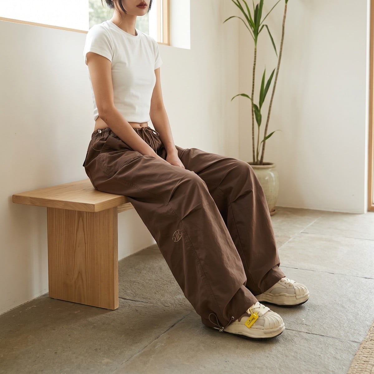 Pantalon parachute femme cordon ajustable — style japandi