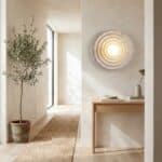 Applique murale ronde Japandi effet ondulé en résine, luminaire au design japandi
