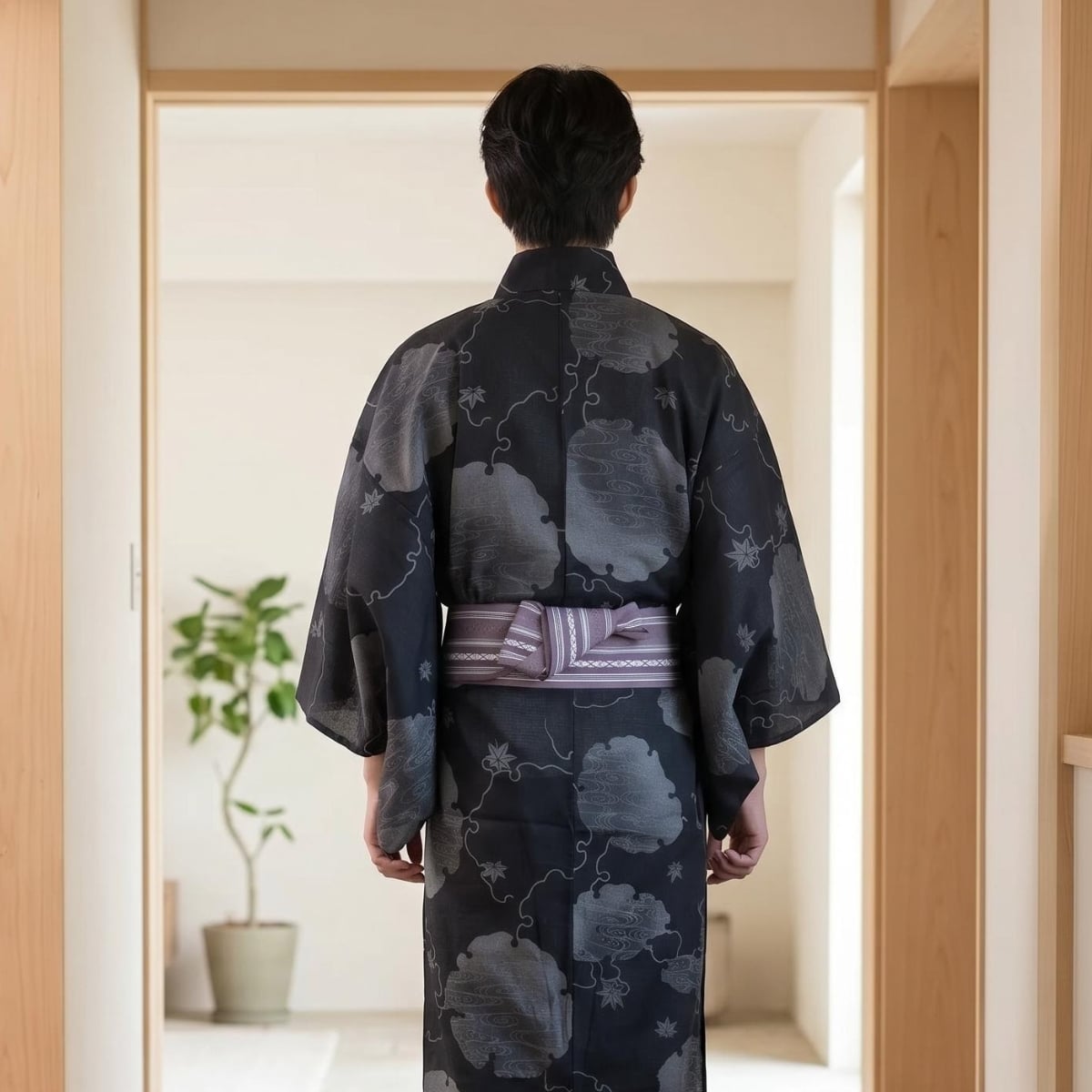 Kimono homme traditionnel à motif nuages et feuilles d'érable, kimono japonais porté de face