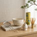 Bol japonais pour matcha blanc à petits coeurs, décoration d'intérieur style japandi